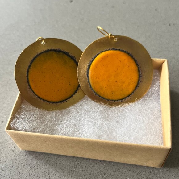 NWOT HANDMADE Lightweight Titanium Earrings - Picture 5 of 5